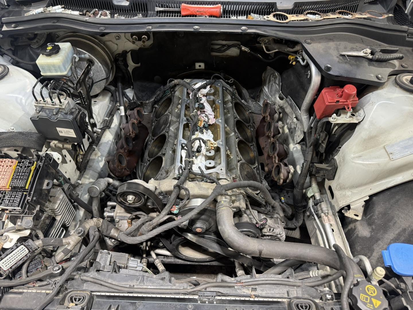 Vehicle diagnostic work in the Woodhill workshop